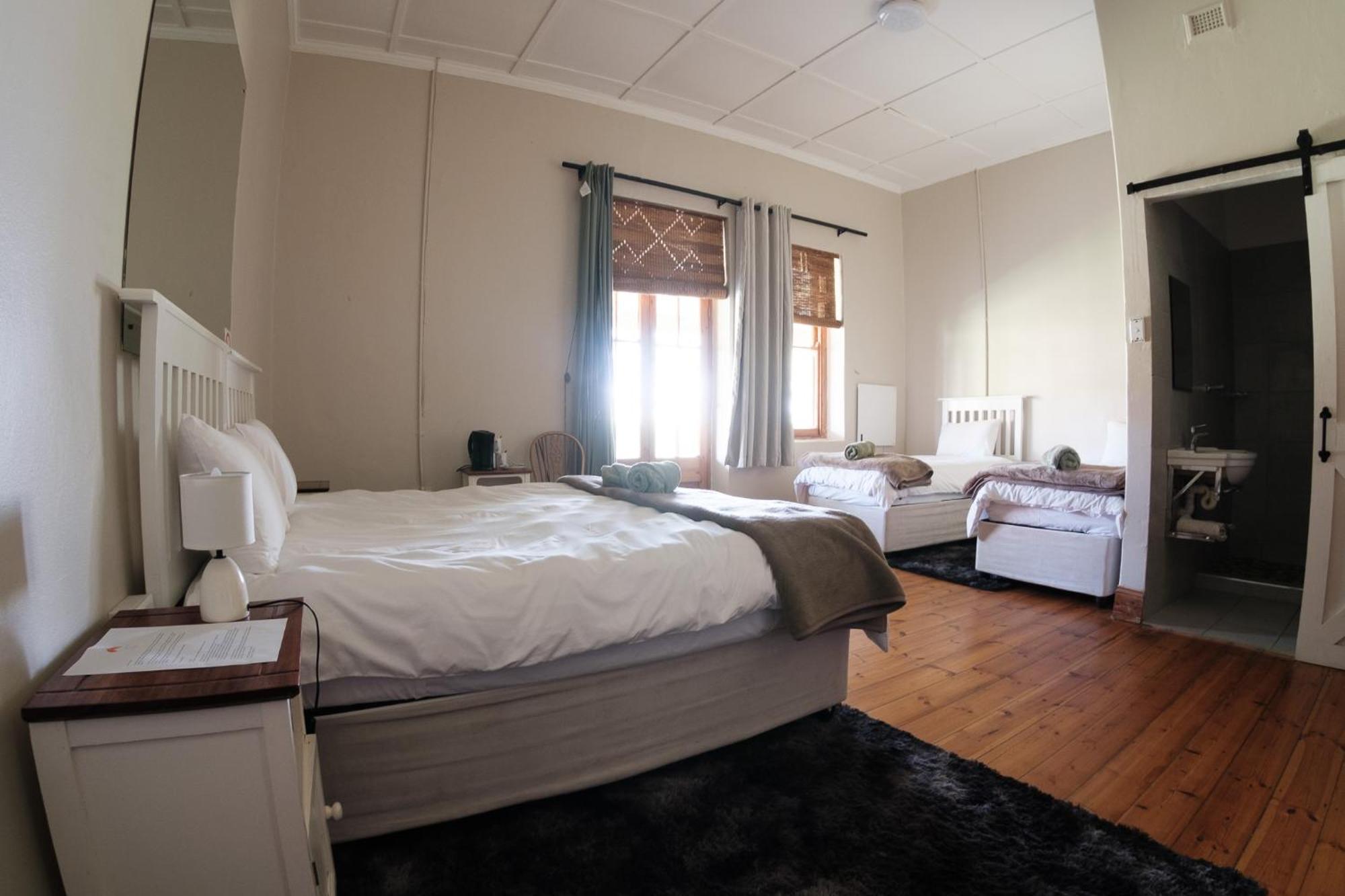 The Border Post, Bed And Breakfast Бергвил Екстериор снимка
